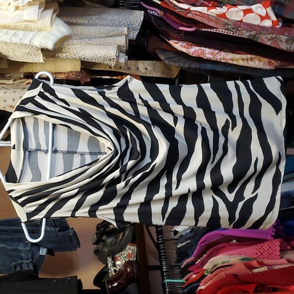 Merona Sleeveless Black and White Zebra Cowl Neck Print Sleeveless Blouse - Picture 1 of 6